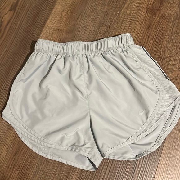Nike Dri-Fit Running Shorts Light Grey Size S - Picture 1 of 4
